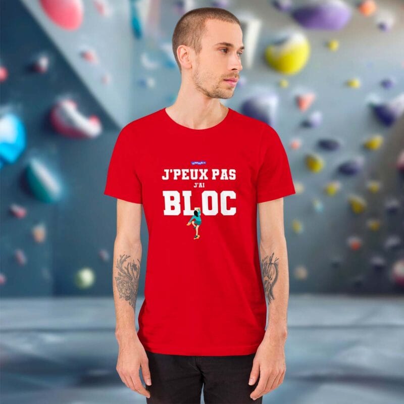t-shirt escalade rouge "j'peux pas j'ai bloc" vue de face porté par un homme