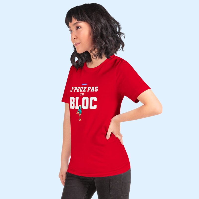 t-shirt escalade rouge "j'peux pas j'ai bloc" vue de trois-quart femme