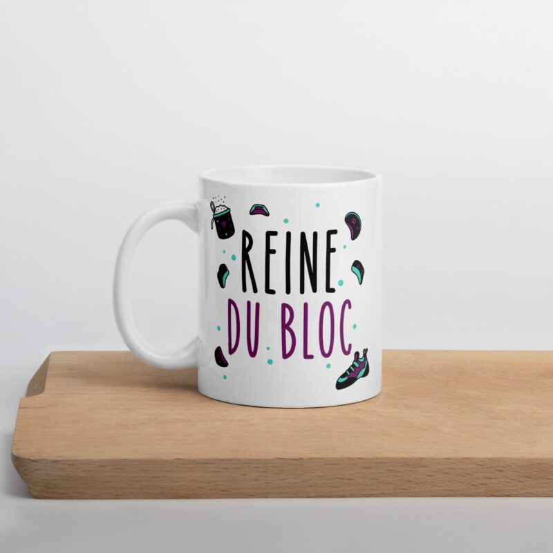 Tasse Reine du bloc pour grimpeuse, sur planche en bois