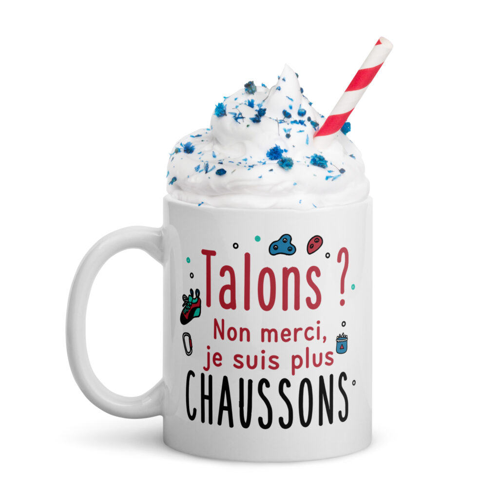 Tasse Talons vs chaussons contenant de la chantilly