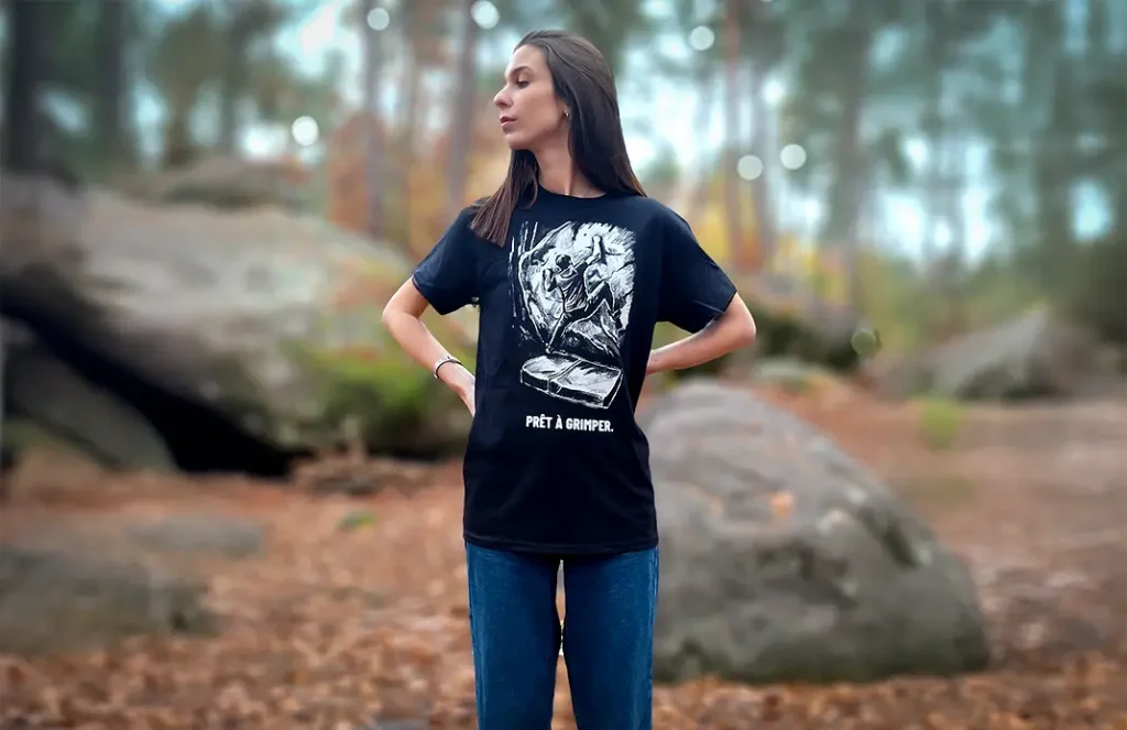 T-shirt Prêt à grimper porté par Mathilde en situation lifestyle